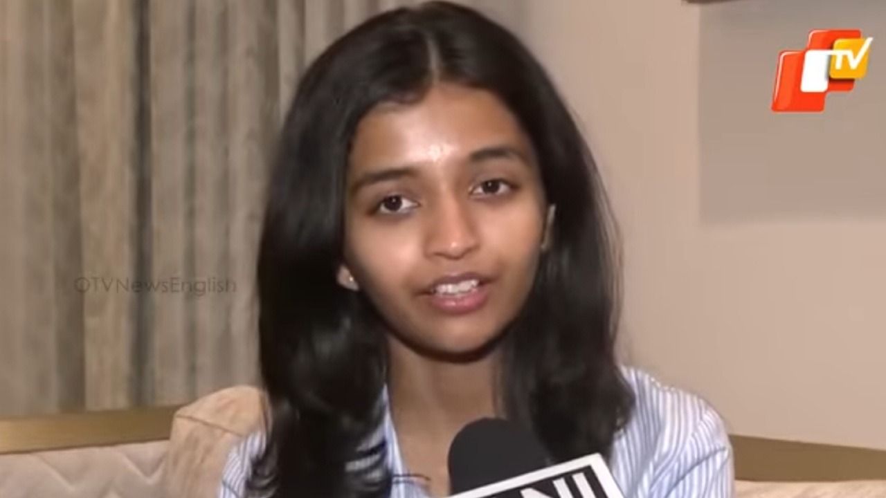 Avni Kejriwal berhasil raih nilai penuh 500/500 setelah re-evaluasi CBSE