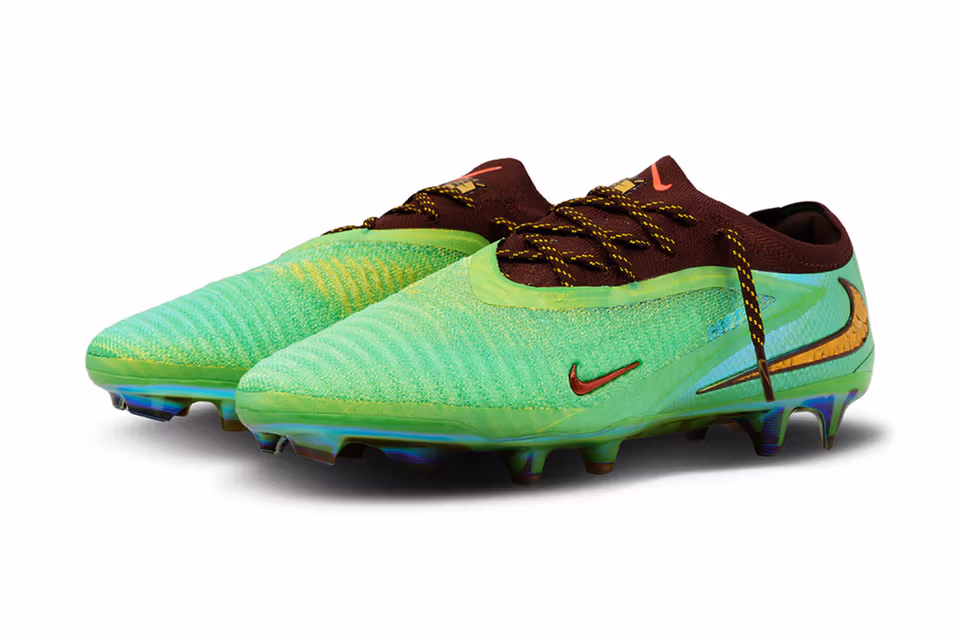 Travis Scott Bawa Sentuhan Cactus Jack ke Phantom 6 Low Sepak Bola