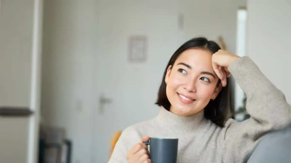 Orang yang Semakin Nyaman dengan Diri Seiring Usia: 8 Perilaku Menurut Psikologi