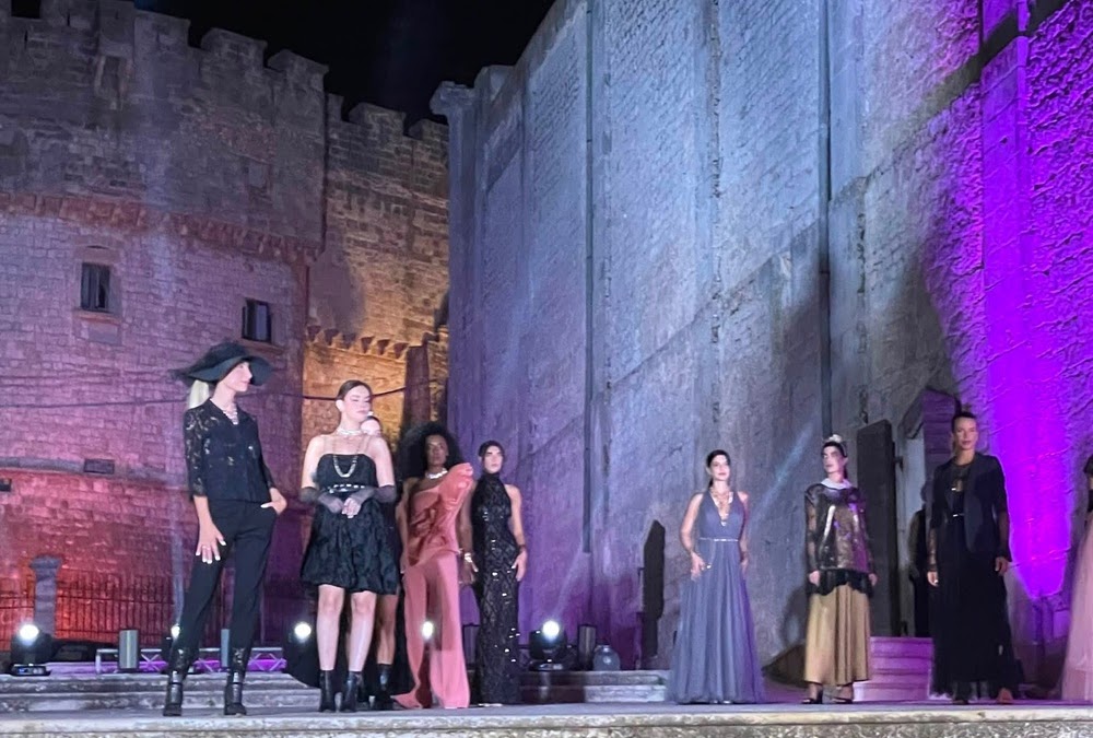 Ritratti in Moda 2026 di Carovigno: Malam Elegansi dengan Miriana Trevisan