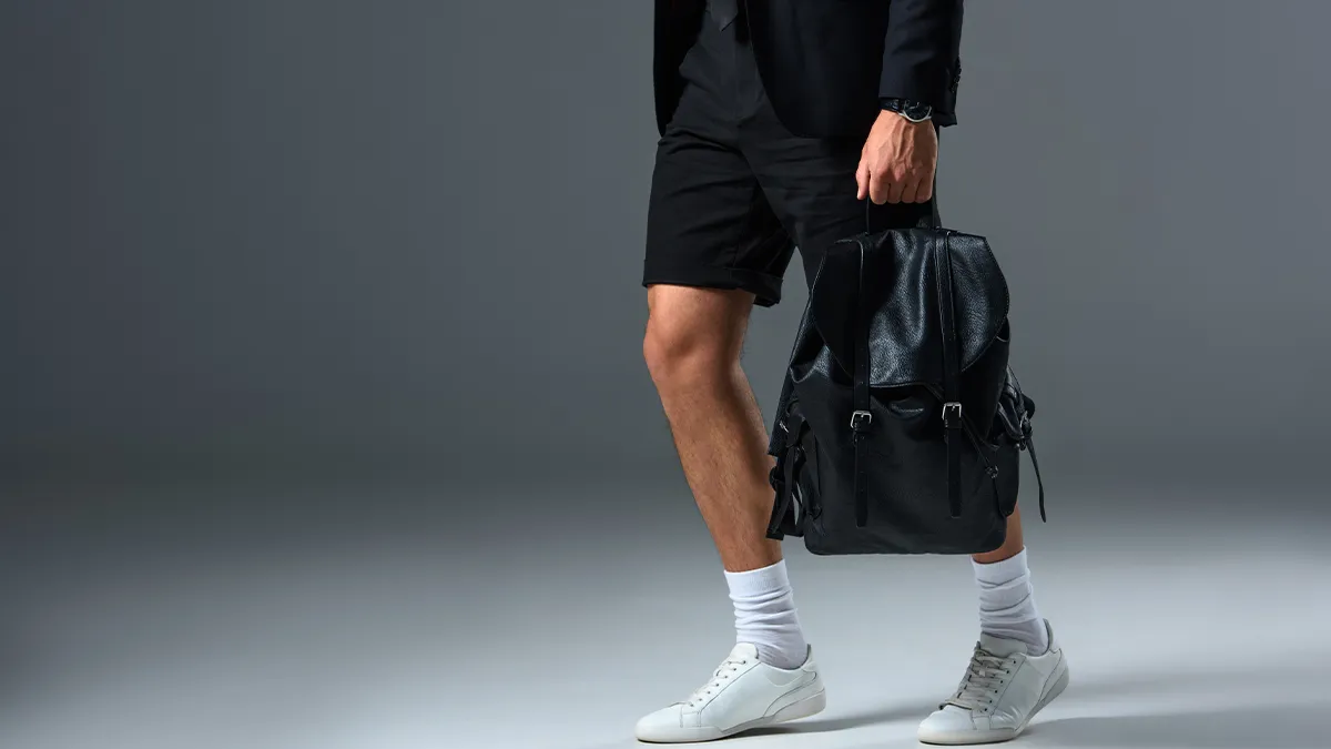 Shorts in Office: Mengapa Pria Tidak Boleh Mengenakan Celana Pendek di Kantor