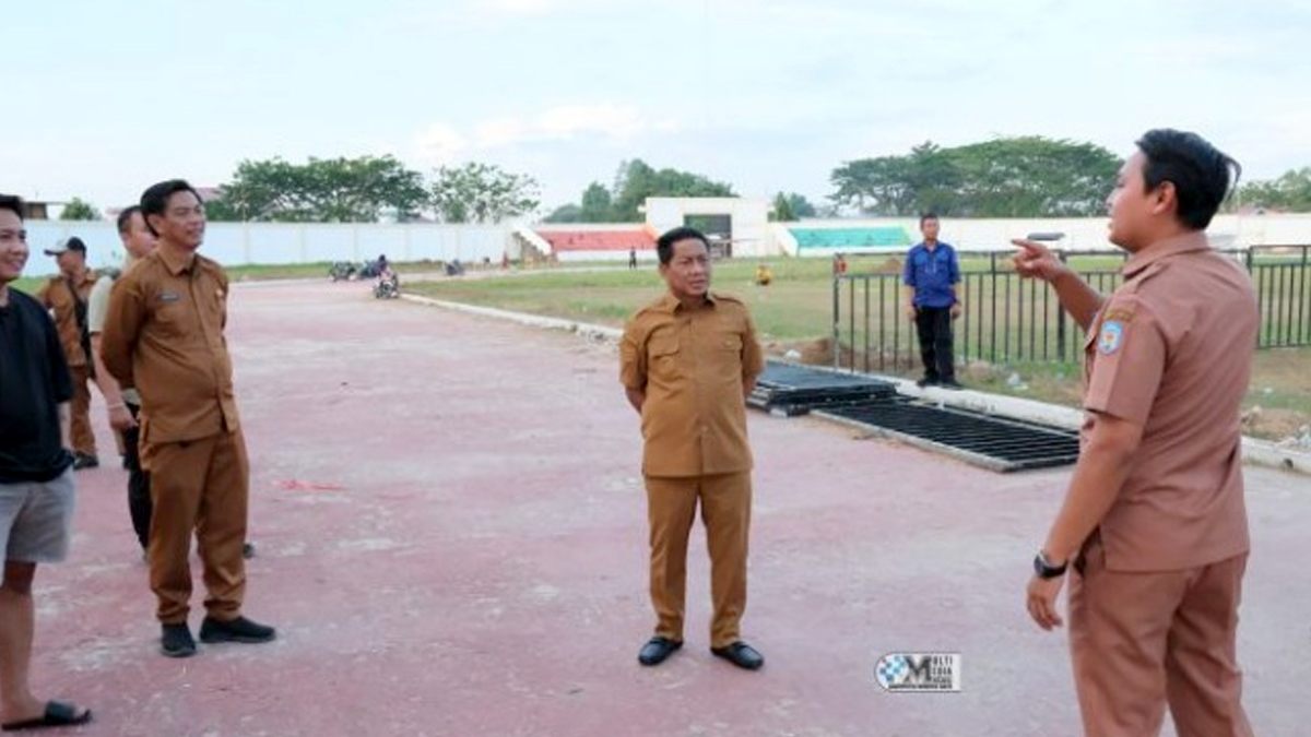 Heriyus Tinjau Kesiapan Stadion untuk Malam Hiburan Hari Jadi Murung Raya