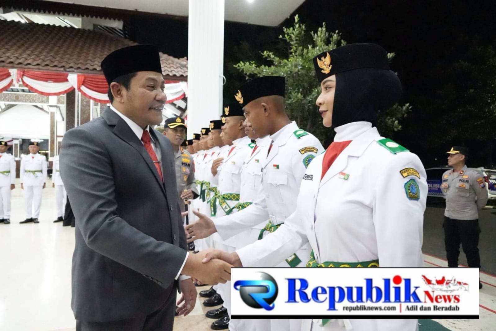 77 Anggota Paskibraka Sidoarjo Dikukuhkan, Bupati Subandi: Jadilah Penerus yang Menjaga Kehormatan Bangsa
