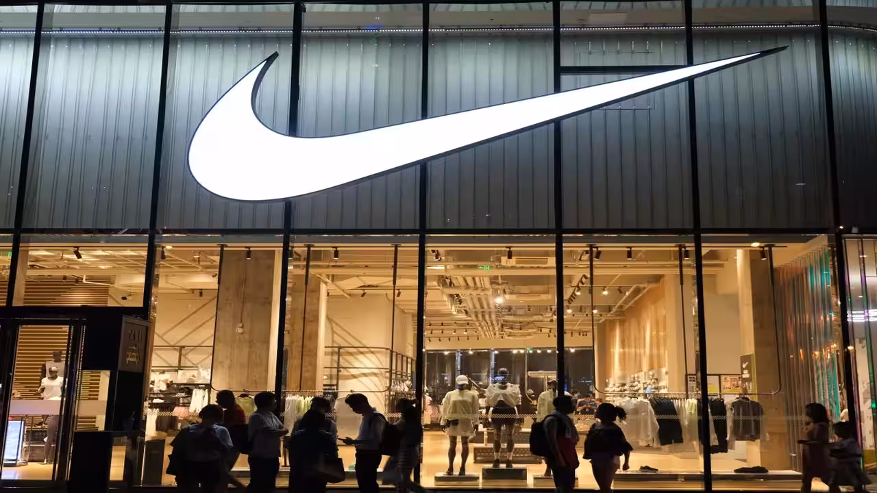 Penurunan Saham Nike Memaksa Perubahan Fokus pada Produk dan Saluran